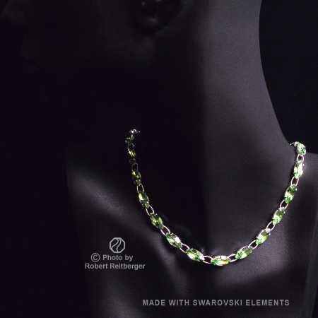 Navette Kette mit Swarovski Kristall: Peridot Grün