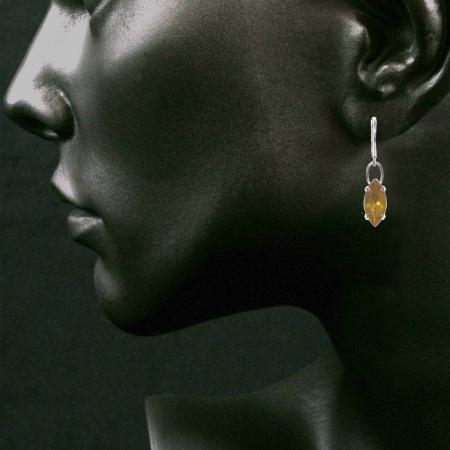 Ohrhänger mit Navette Swarovski Kristallen Farbe: Colorado Topas Hell Braun