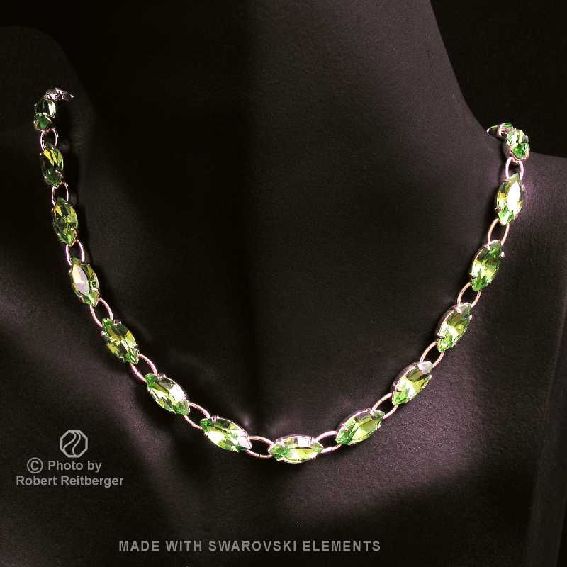 Navette Kette mit Swarovski Kristall: Peridot Grün