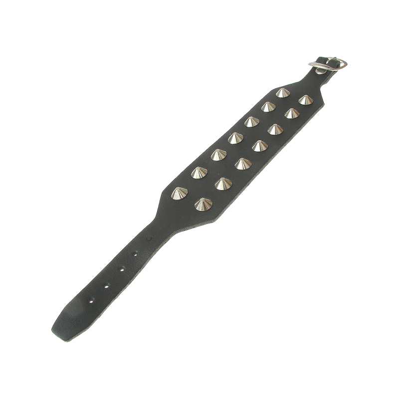 Lederarmband mit Nieten