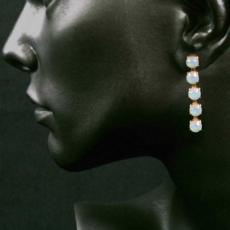 Ohrhänger mit 5 Swarovski Kristallen Farbe: Pazifik Opal Grün