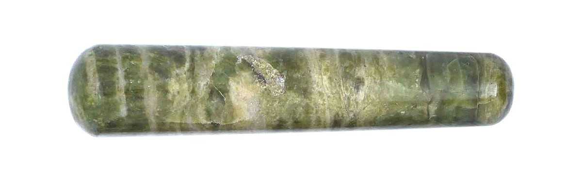 Bergkristall mit Silber und kleinen Chakra Steinen