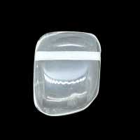 Leicht angegrauter Bergkristall mit Bohrung